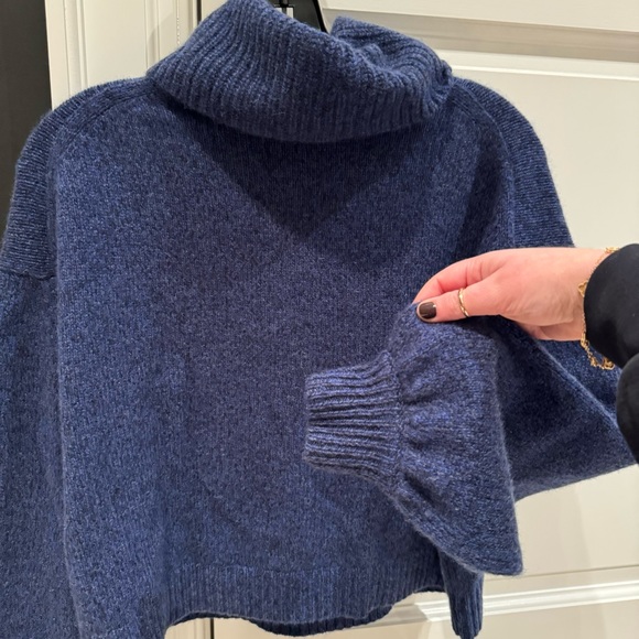 Alice + Olivia - Franklyn Turtleneck Pullover in Navy Multi - Picture 12 of 14